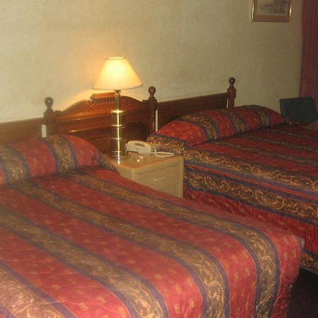Town And Country Motor Hotel YYC Exterior foto