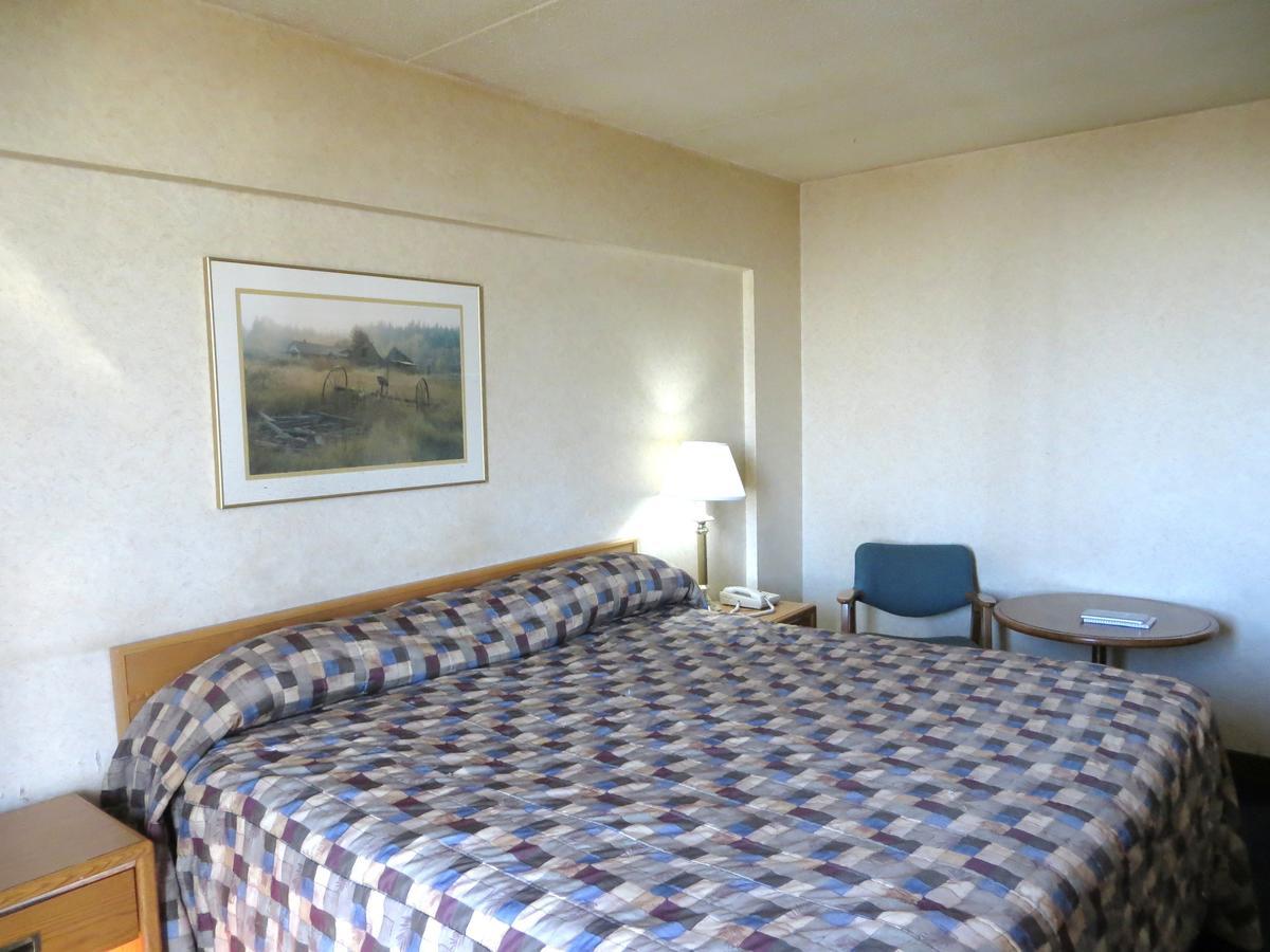 Town And Country Motor Hotel YYC Exterior foto